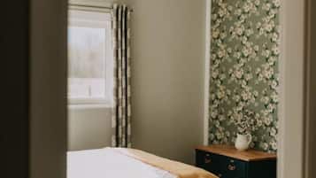 1 bedroom, desk, iron/ironing board, free WiFi