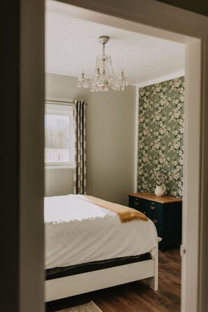 1 bedroom, desk, iron/ironing board, free WiFi