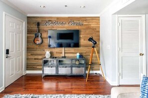 Televisio, työhuone