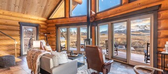 Custom log home in Telluride with epic mountain views