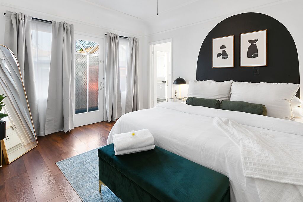 2 bedrooms, desk, iron/ironing board, travel crib