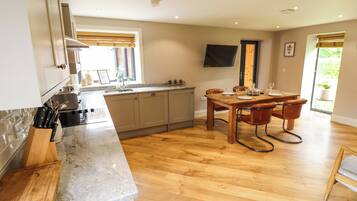 Casa de campo | Cocina privada | Refrigerador, lavavajillas y utensilios de cocina