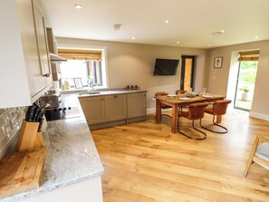 Cottage | Cuisine privée | Réfrigérateur, lave-vaisselle