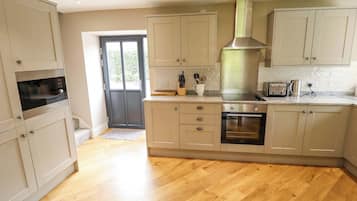 Ferienhaus | Eigene Küche | Kühlschrank, Geschirrspüler, Kochgeschirr/Geschirr/Besteck