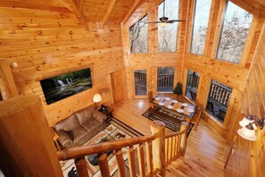 House, Multiple Beds (Smoky Treehouse Lodge  #614) | Living area