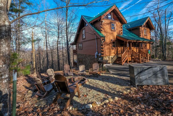 House, Multiple Beds (Smoky Treehouse Lodge  #614) | Exterior