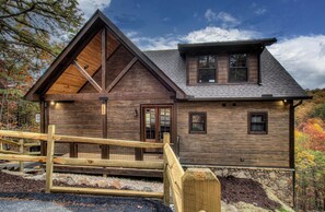 Exterior - Honey Bear Hill #326 (Sevierville)