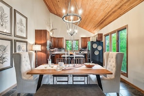 House, Multiple Beds (Cosby Contemporary Cabin) | Dining