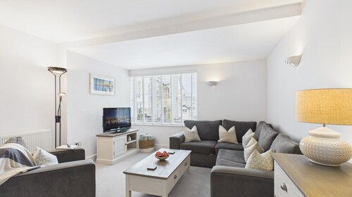 Minarvon - 2 Bedroom Apartment - Saundersfoot