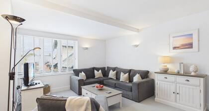 Minarvon - 2 Bedroom Apartment - Saundersfoot