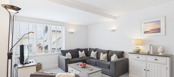 Minarvon - 2 Bedroom Apartment - Saundersfoot