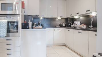 Microwave, oven, stovetop, dishwasher