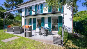 Villa | 5 bedrooms, Internet