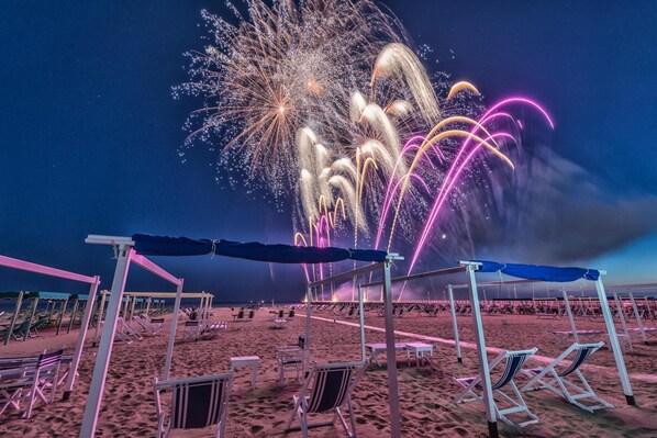 5 عدّة غرف نوم وخدمة الإنترنت