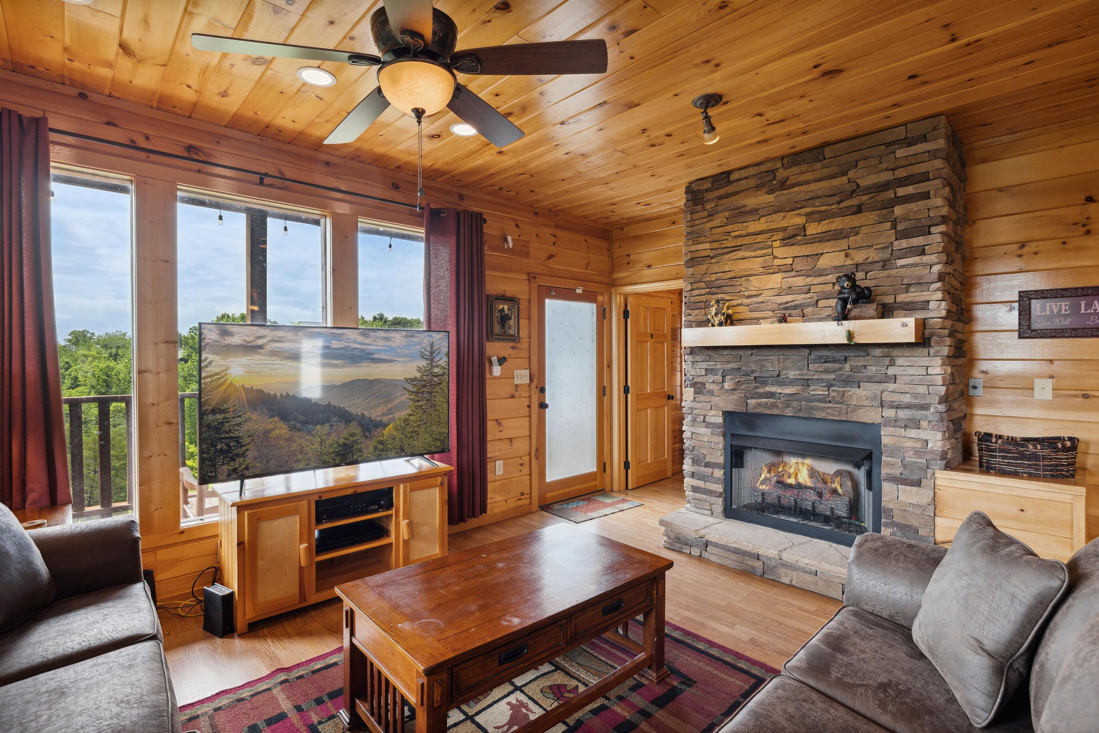 House, Multiple Beds (ROCKY TOP VIEWS #668) | Living area