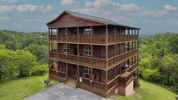 House, Multiple Beds (ROCKY TOP VIEWS #668) | Exterior