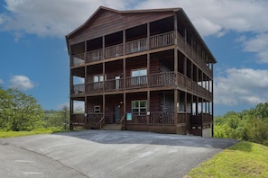Casa, várias camas (ROCKY TOP VIEWS #668) | Fachada