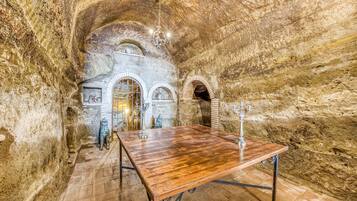 Villa | 4 bedrooms, Internet