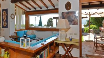 Villa | 4 bedrooms, Internet