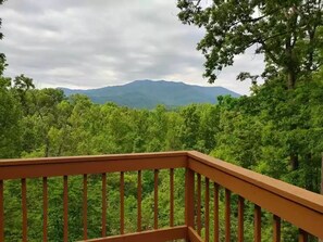 House, Multiple Beds (Smoky Mountain Reins #2314) | Property grounds - Smoky Mountain Reins #2314 (Gatlinburg)