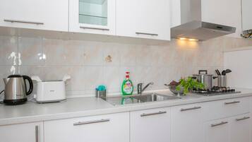 2 bedrooms, Internet