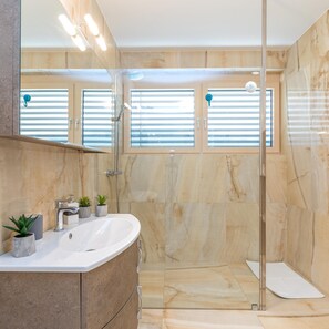 House | 2 bedrooms, Internet