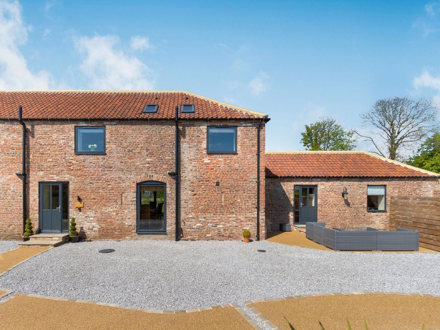 บริเวณภายนอก