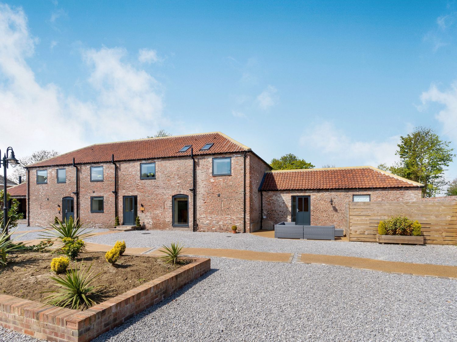 บร ิเวณภายนอก