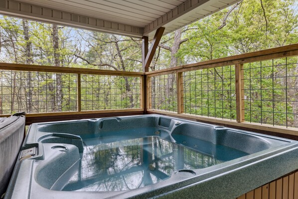House, Multiple Beds (Around The Bend #329) | Outdoor spa tub - Around The Bend #329 (Sevierville)