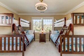 5 bedrooms, WiFi, bed sheets
