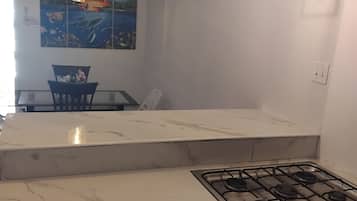 Basic Double Room, 1 Bedroom | Private kitchen