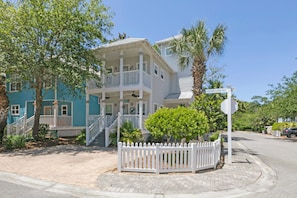 Exterior - Pelican Paradise: Spacious 30A Pet-Friendly Home w/Pool and Beach Access (Santa Rosa Beach)