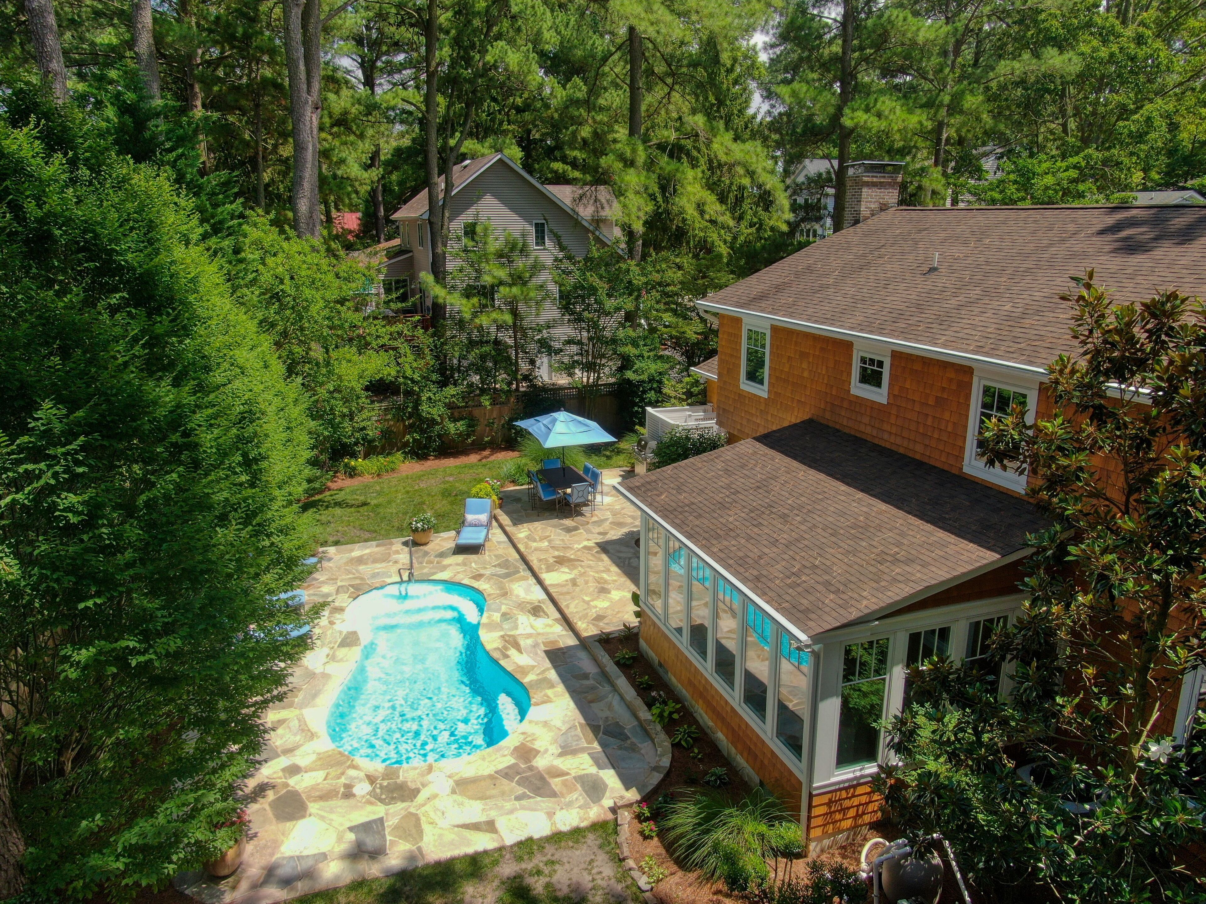 Charming, family Beach House w/ private pool. Minutes to beaches and shopping!