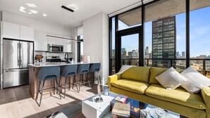 TV, streaming services, stereo, offices - City Views + Walk to Dining, Ideal for All (Chicago)