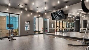 Fitness facility - City Views + Walk to Dining, Ideal for All (Chicago)