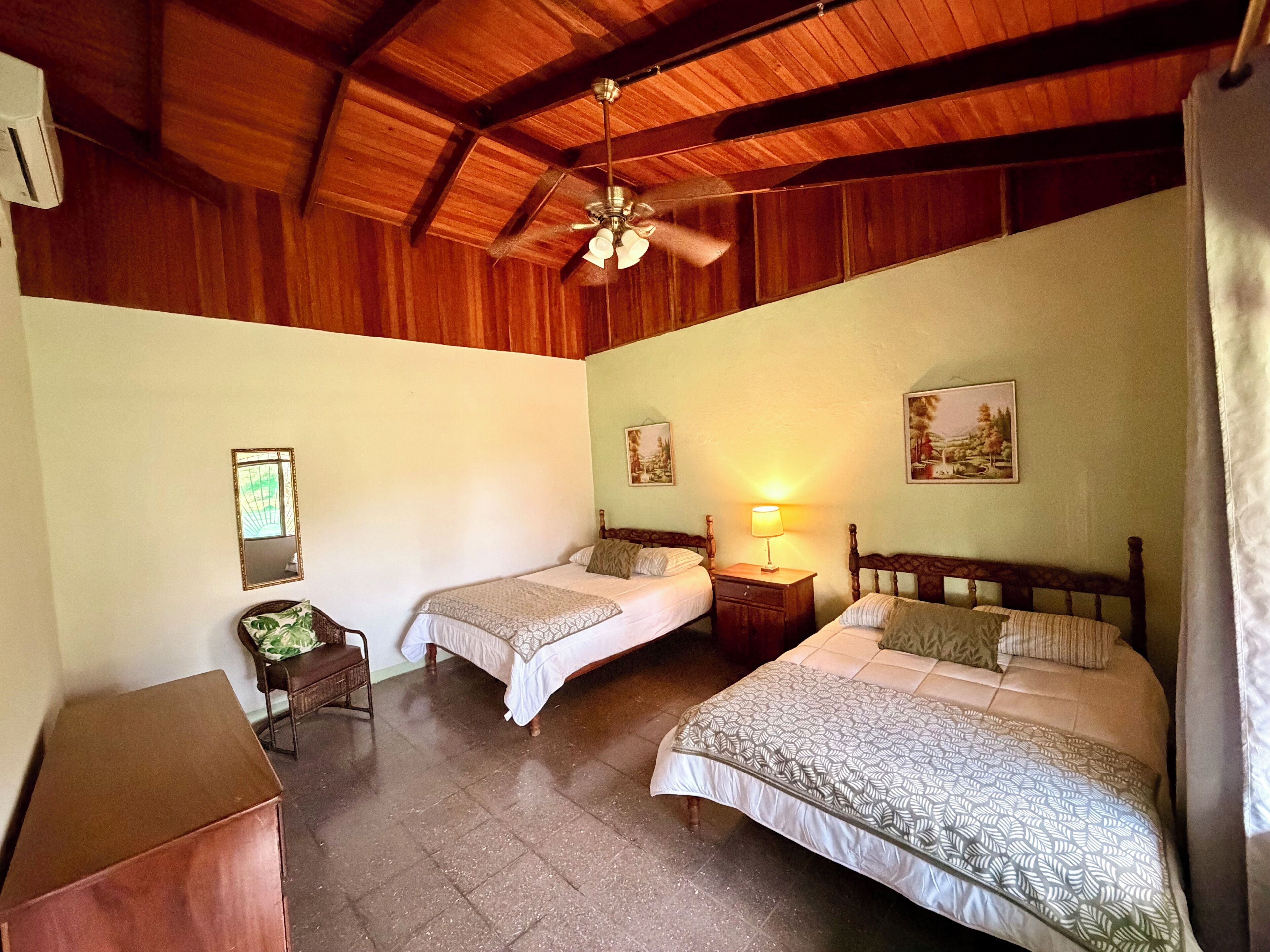 4 bedrooms, free WiFi, bed sheets