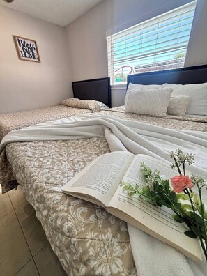 3 Schlafzimmer, Schreibtisch, Bügeleisen/Bügelbrett, WLAN