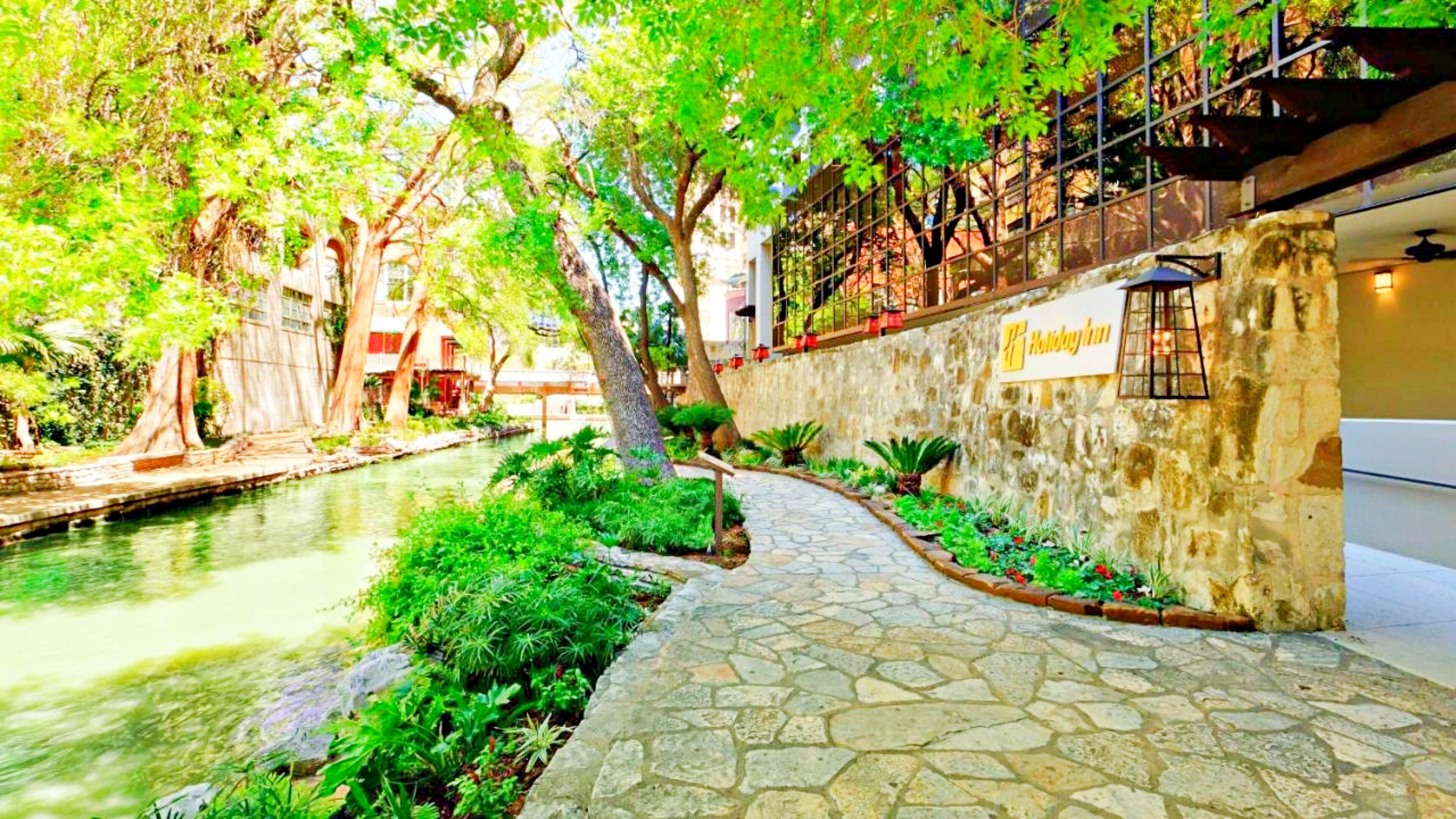 Cozy Condo near San Antonio Riverwalk