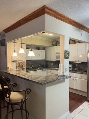 Private kitchen - Central 1 room apartment North Miami  (North miami)