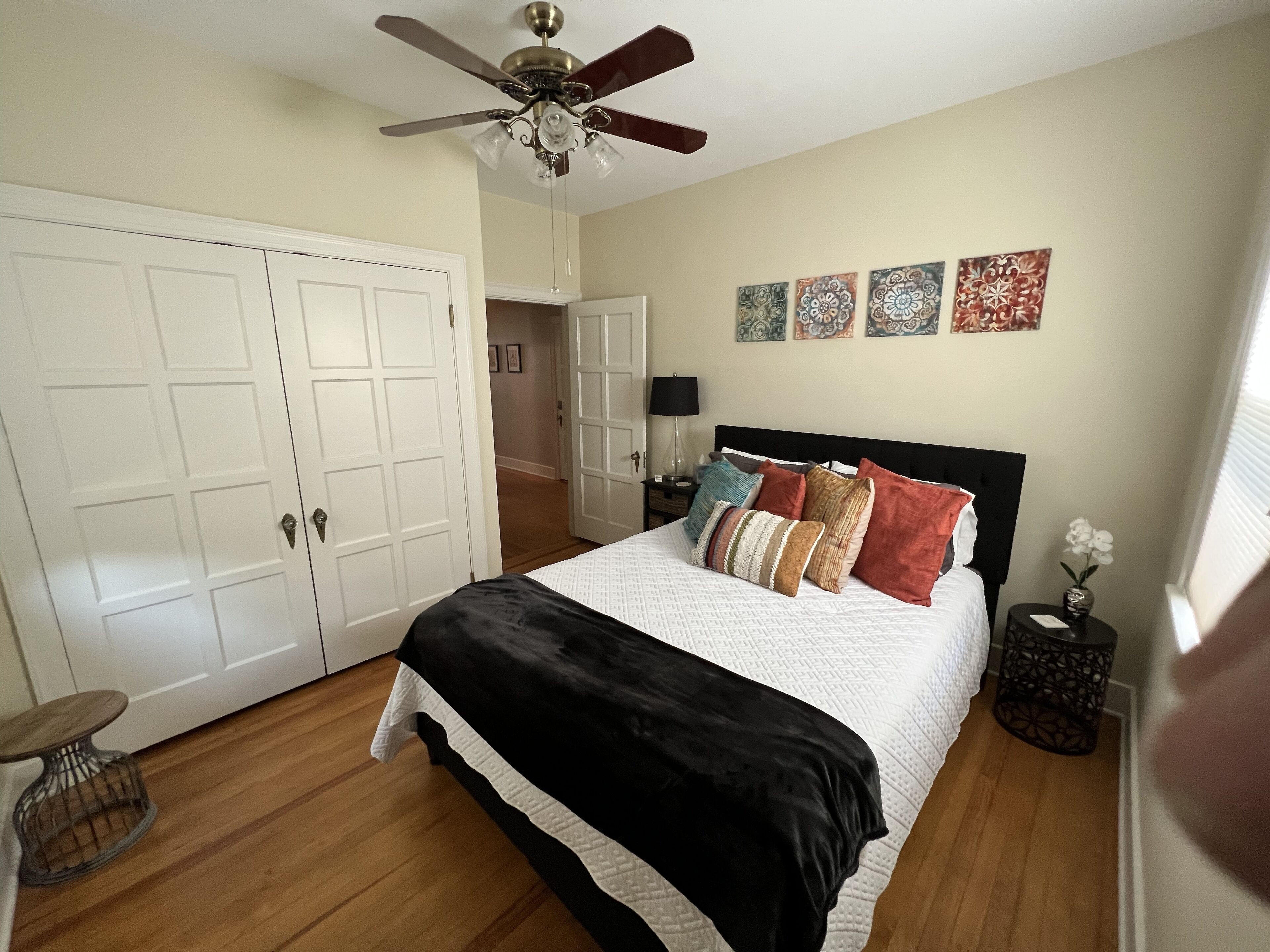 3 bedrooms, desk, iron/ironing board, WiFi