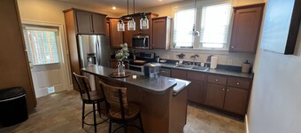 “New” Elizabethtown Poplar Place!