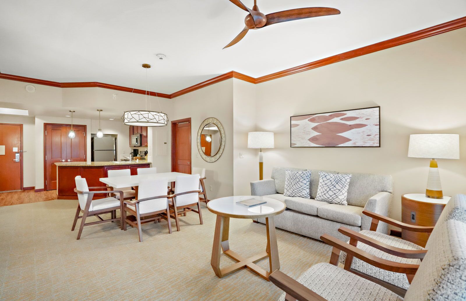 Fernseher, DVD-Player, Stereoanlage