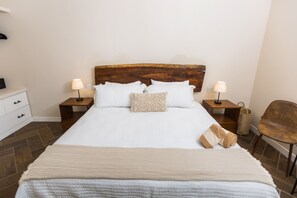 2 bedrooms, in-room safe, iron/ironing board, free WiFi