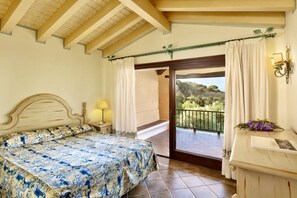 1 bedroom, iron/ironing board, travel cot, WiFi