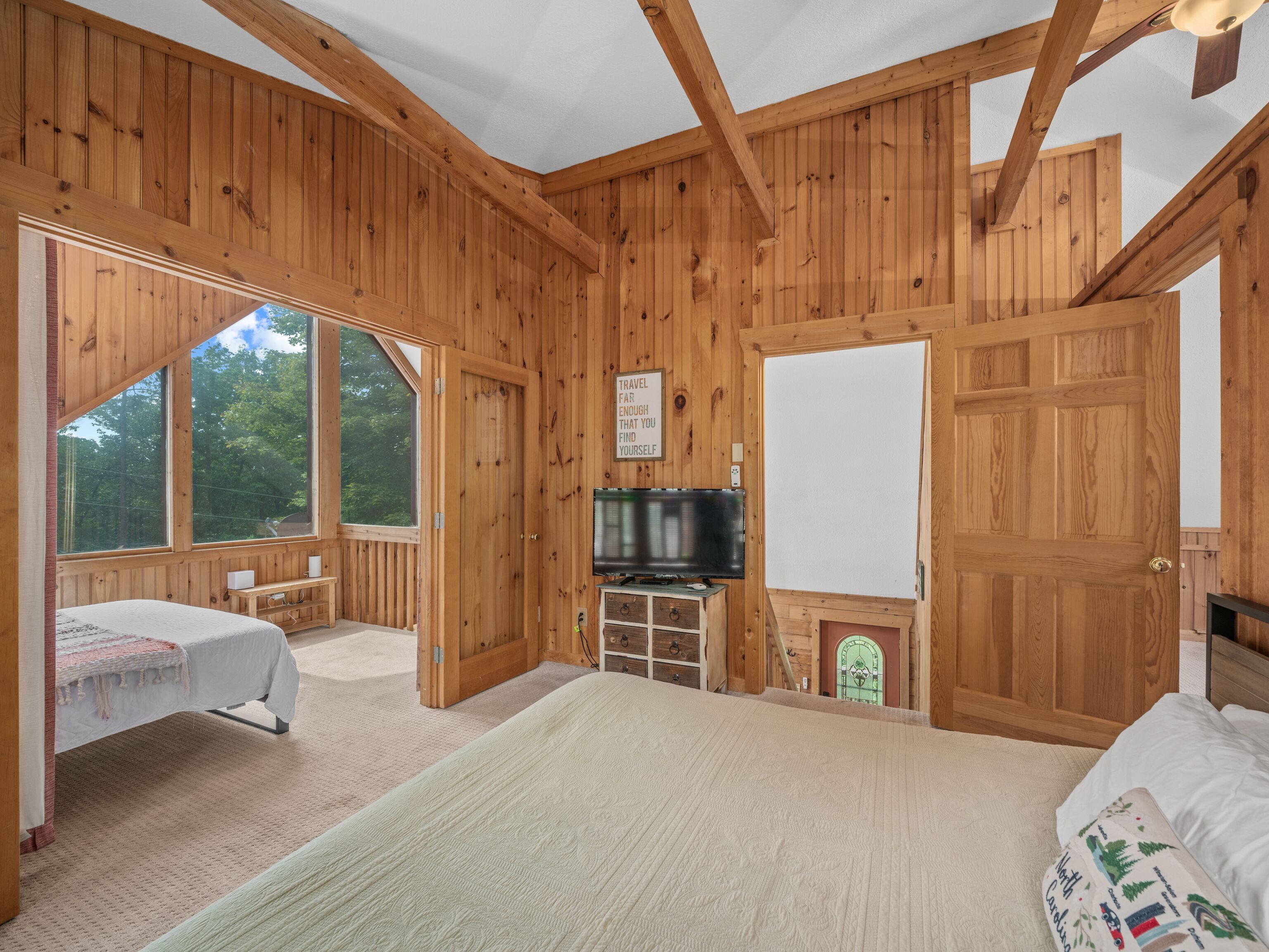 2 bedrooms, desk, iron/ironing board, free WiFi