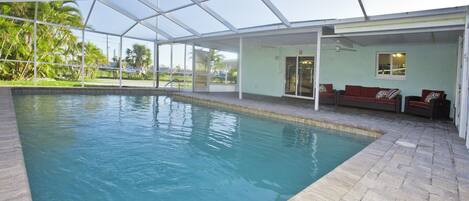 Piscine extérieure, piscine chauffée