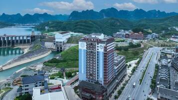 المنشأة من الخارج