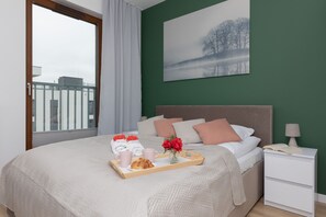 Apartamento, 1 quarto, sacada | Roupa de cama