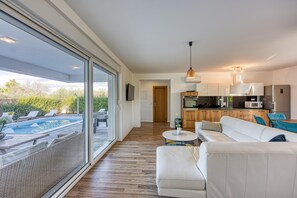 House | 4 bedrooms, Internet