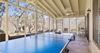 MOUNTAIN TOP WITH 4 ACRES AND SPECTACULAR VIEWS WITH HOT TUB